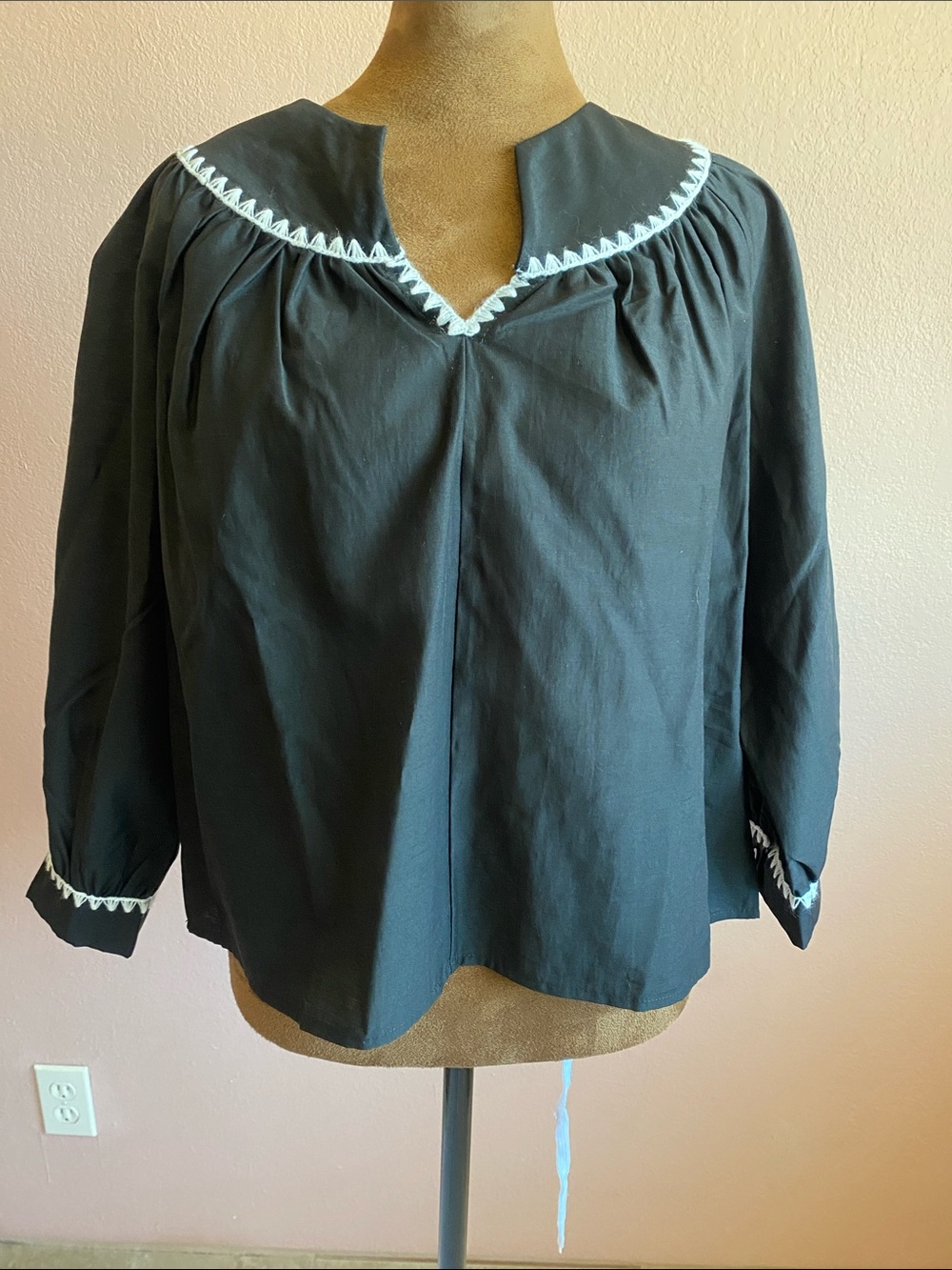 OLIVER.O 3/4 Sleeves Black Peasant Blouse with White Trim